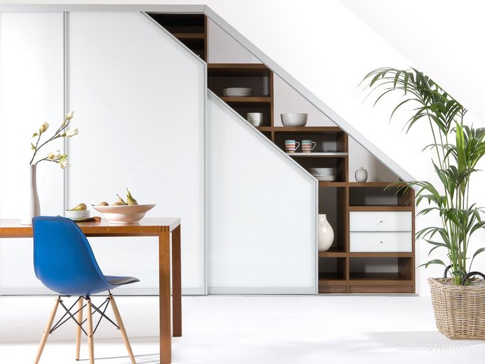 Treppenschrank